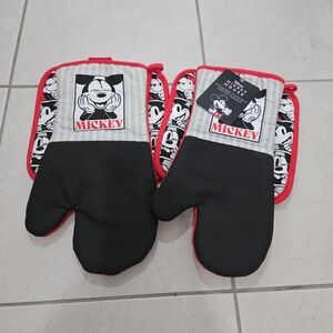 Mickey Mouse Oven Mitts